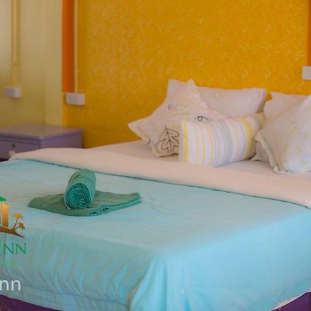 Island Inn Ko Lan Luaran gambar