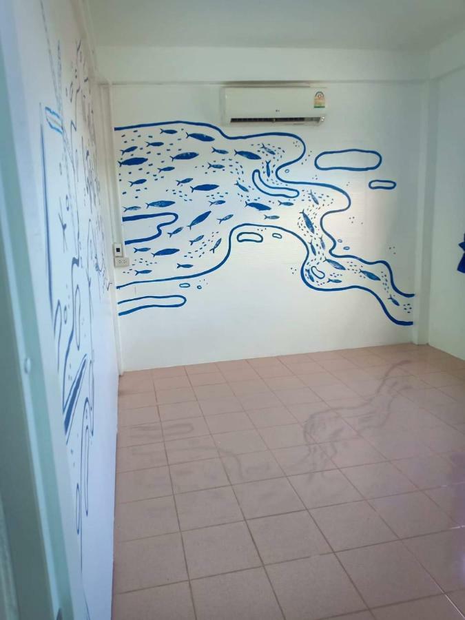 Island Inn Ko Lan Luaran gambar